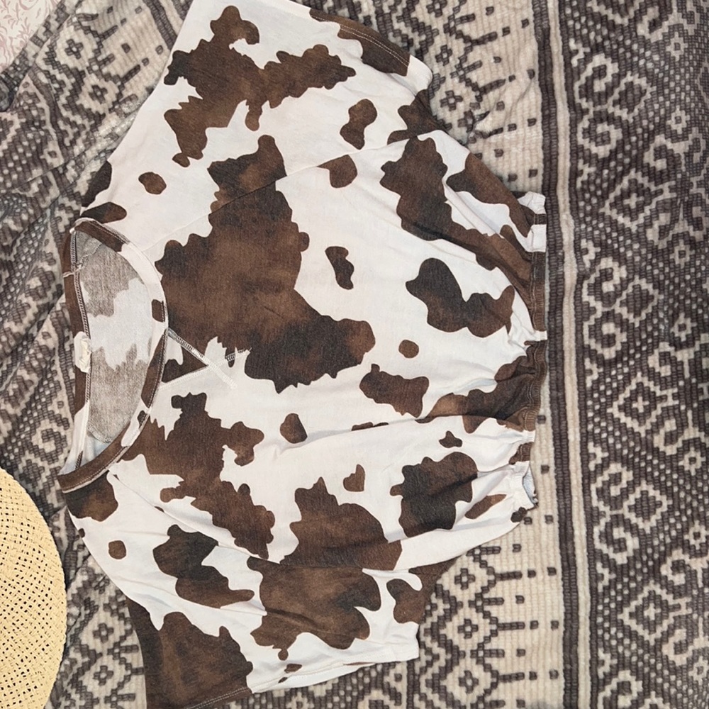 Cow print cropped shirt